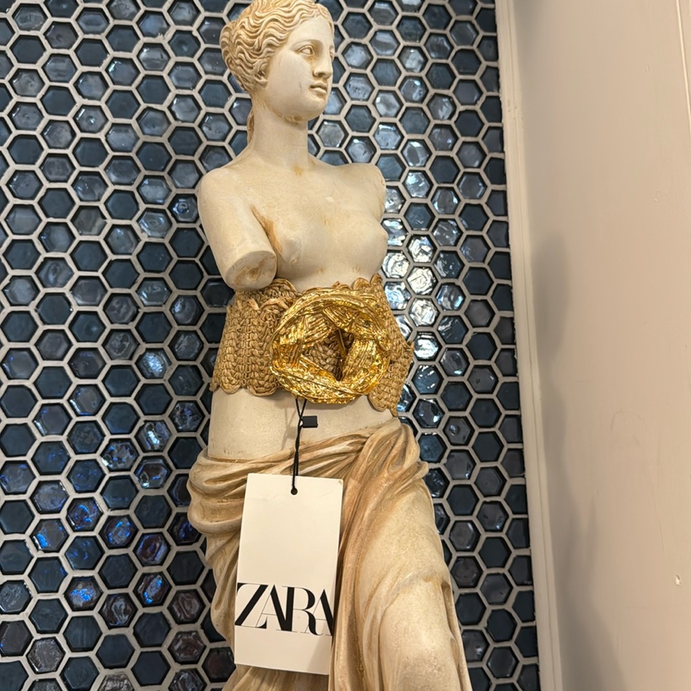 ZARA SCALLOPED GOLD STRETCH BELT SIZE 30 inch NWT’s  Size:S